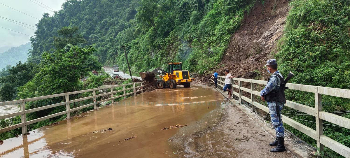 https://www.setopati.com/uploads/shares/2020/sujita/muglim jam sadak/muglin sadak (1).jpg